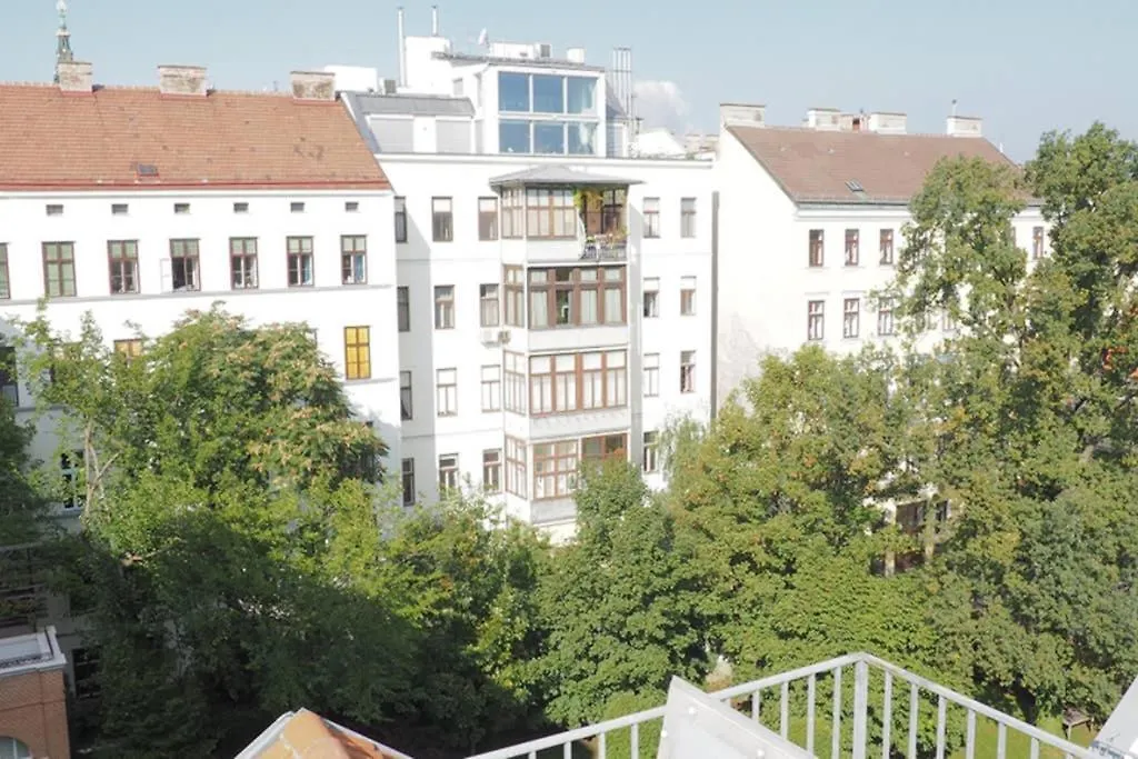 Vienna City Loft 0*,