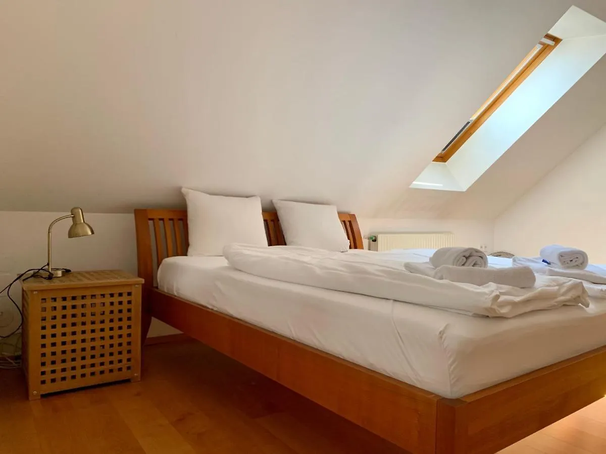 Vienna City Loft 0*,